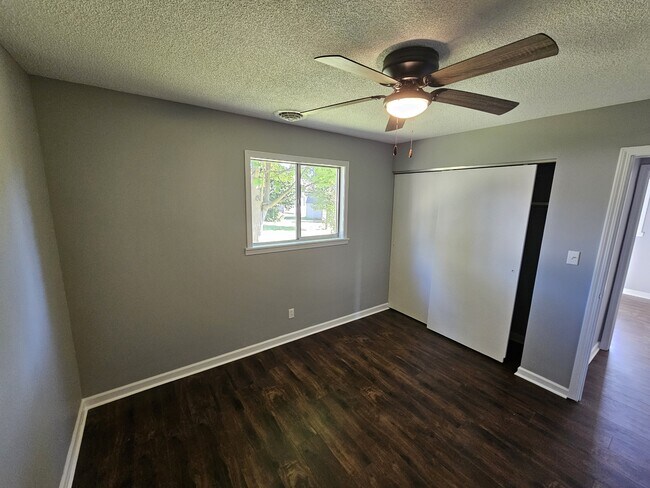 Building Photo - 309 E Mayfair Ln