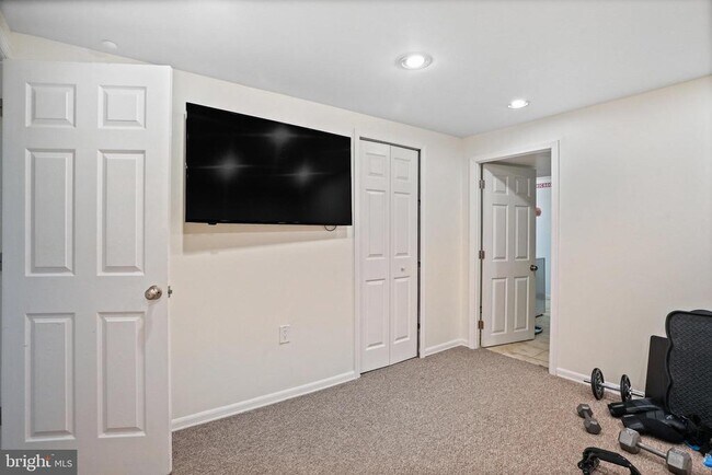 Building Photo - 2712 Advent Ct S