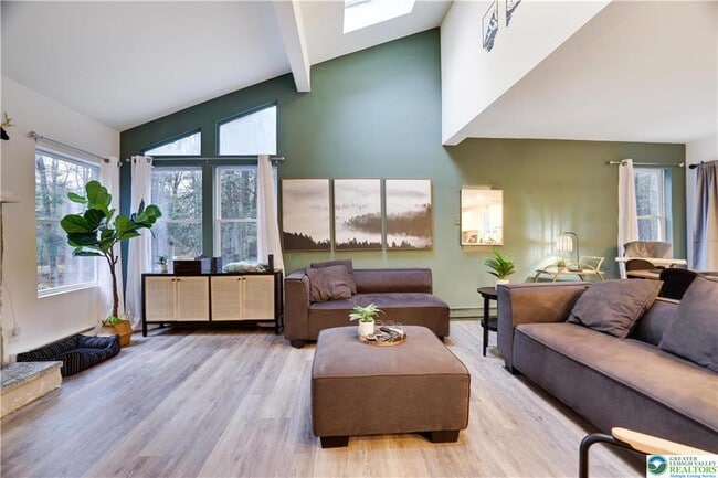 Building Photo - 421 King Arthur Rd