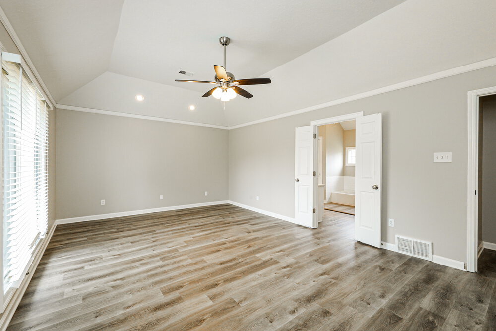 Building Photo - 7440 Richmond Rd