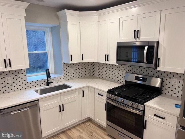 Building Photo - 137 Vassar St