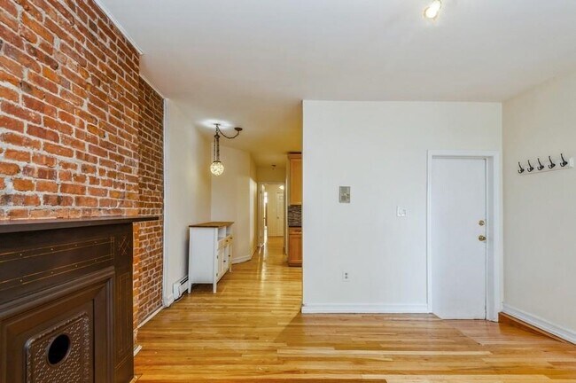 Building Photo - 207 14th St