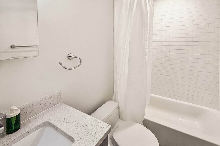 Building Photo - 1427 Germantown Ave