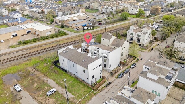Building Photo - 4608 Nett St