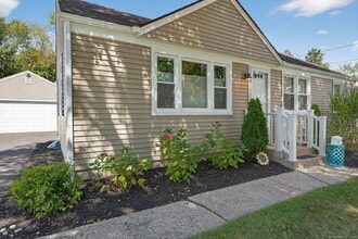 Building Photo - 222 Robbins Ave