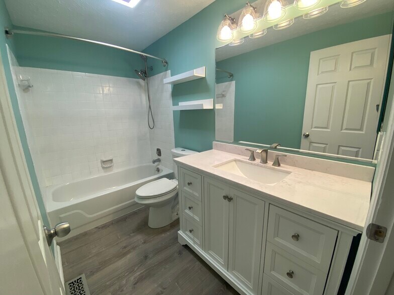 Building Photo - 9348 Loch Lea Ln