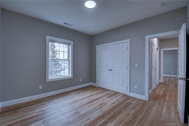 Building Photo - 642 Stafford Ave