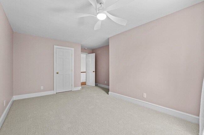 Building Photo - 5704 Woodside Ave