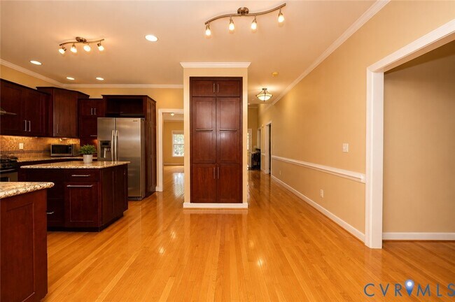 Building Photo - 11320 Sadler Oaks Dr