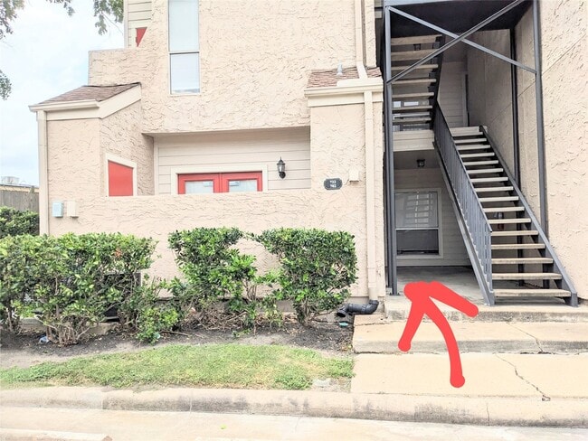 Building Photo - 10855 Meadowglen Ln
