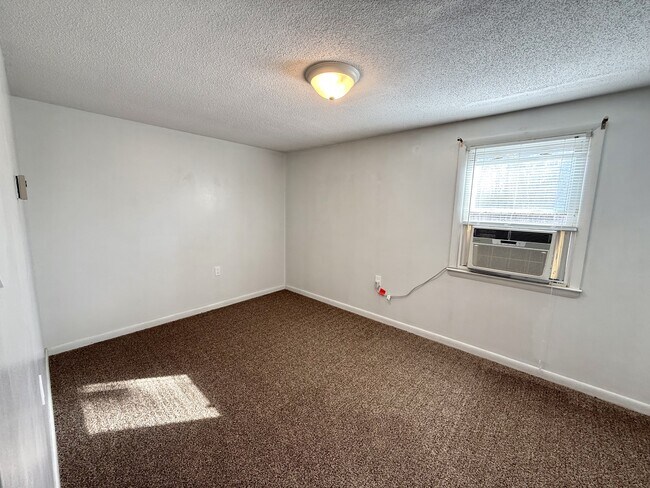 Building Photo - 1405 Webb Ridge Rd