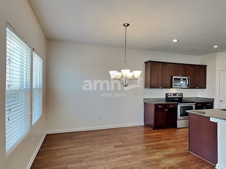 Building Photo - 221 W Jayce Wy