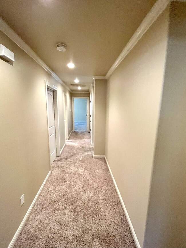 Building Photo - Spacious 4-Bedroom Home with Backyard Basketball Court Available for Summer 2026 Pre-Lease