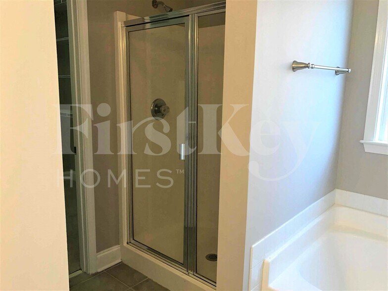 Building Photo - 452 Old Cahaba Way