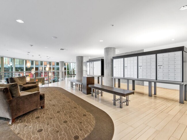 Building Photo - Pinnacle Condominiums - Pearl District ope...