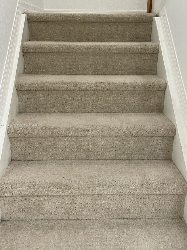 Building Photo - 14934 SW 41st Ln