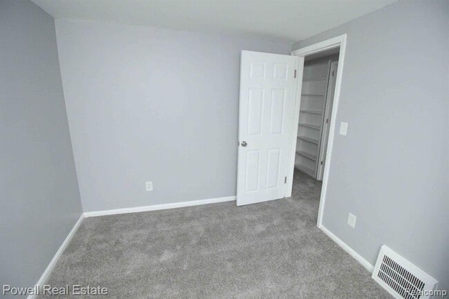 Building Photo - 19363 Rosemont Ave