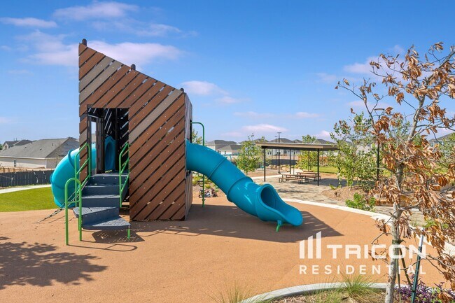 Building Photo - 14657 Maple Ter