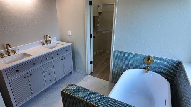 Building Photo - 3209 Grant Rd