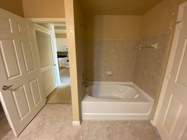 Building Photo - Experience luxury living at its finest in ...
