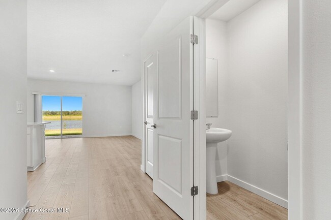 Building Photo - 9734 Venetian Sq