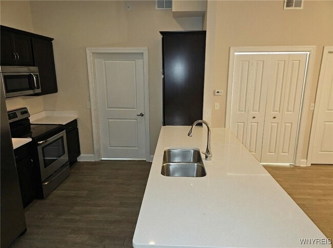 Building Photo - 610 Ayer Rd