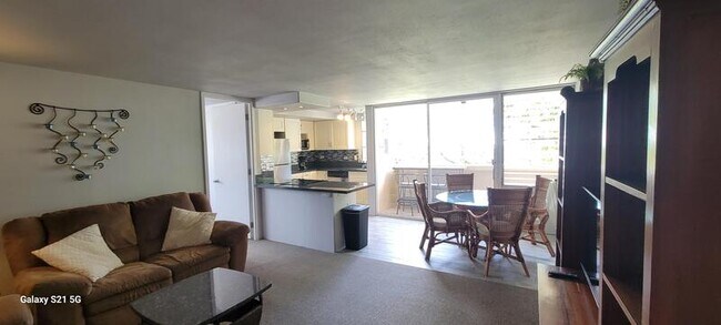 Building Photo - 84 Pukihae St