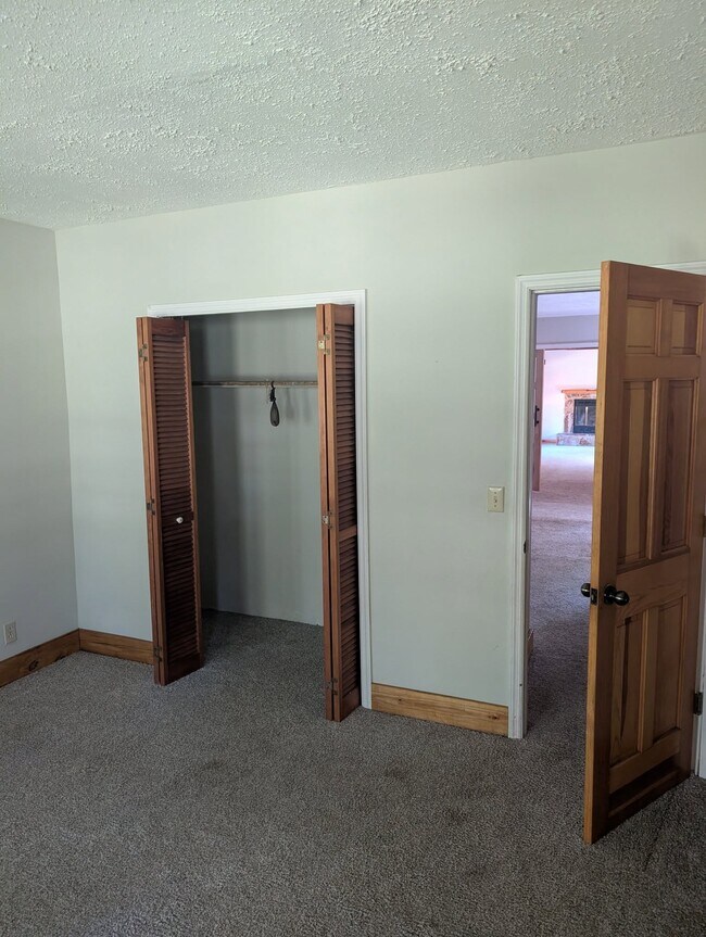 Building Photo - 6060 E Forest Trail Dr