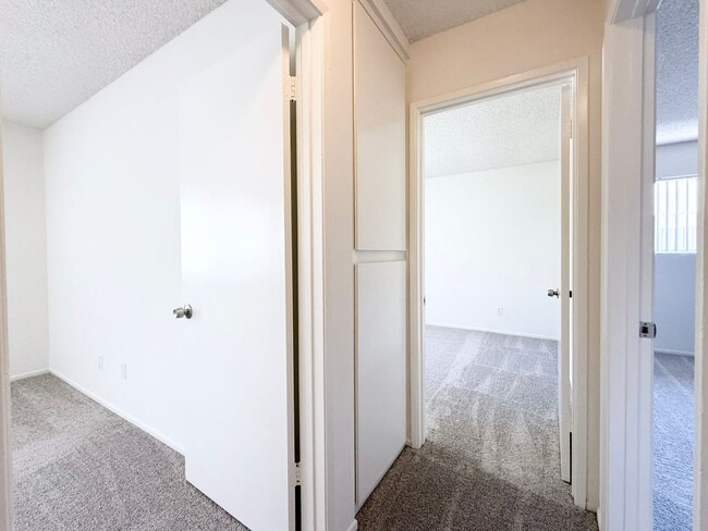 Building Photo - Townhome in Fire Mountain w/ Attached Garage!