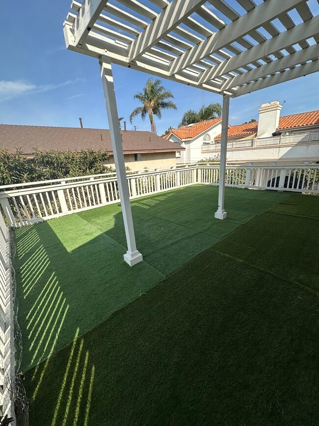 Building Photo - 2703 Gates Ave