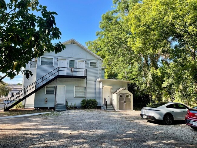 Building Photo - Newly Renovated 1 bedroom 1 bath Downtown ...