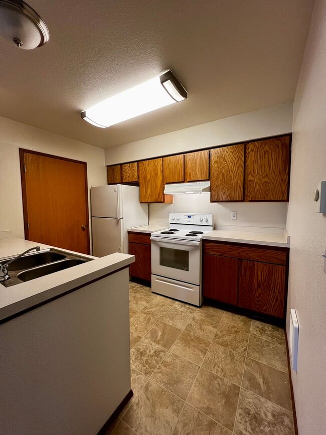 Building Photo - r205