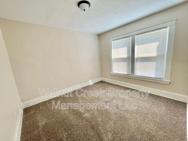 Building Photo - 2105 E 31st St