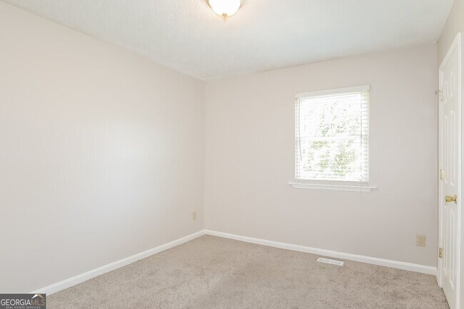Building Photo - 6270 Leverett Dr