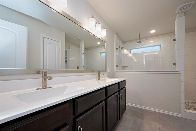 Building Photo - 3414 Signor Dr