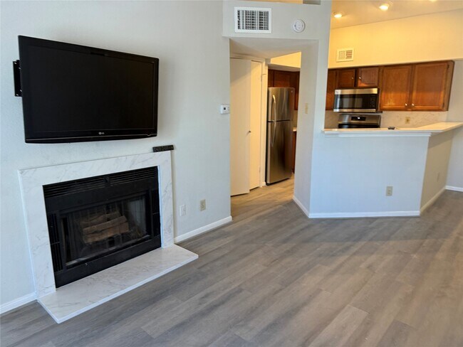 Building Photo - 2121 El Paseo St