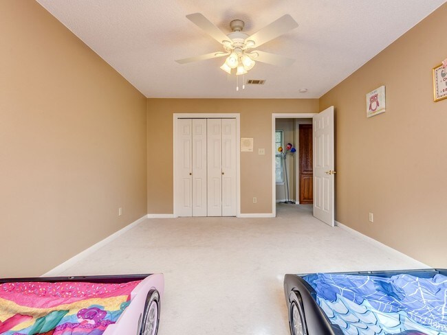 Building Photo - 9305 Springwood Dr