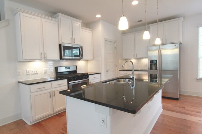 Building Photo - Beautiful Gated Retreat with Vaulted Ceilings, Loft & Private Deck