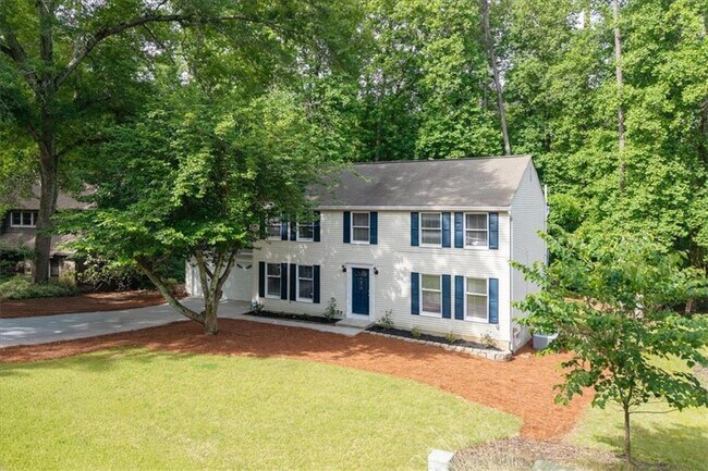Building Photo - 9470 Hillside Dr