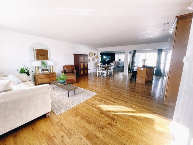 Building Photo - 132 Pierce Dr