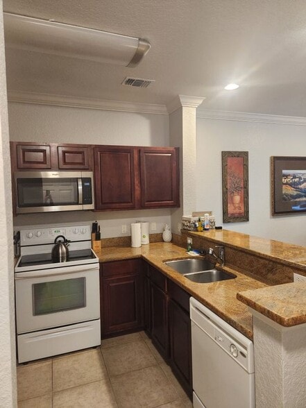 Building Photo - 1351 Tuscan Terrace