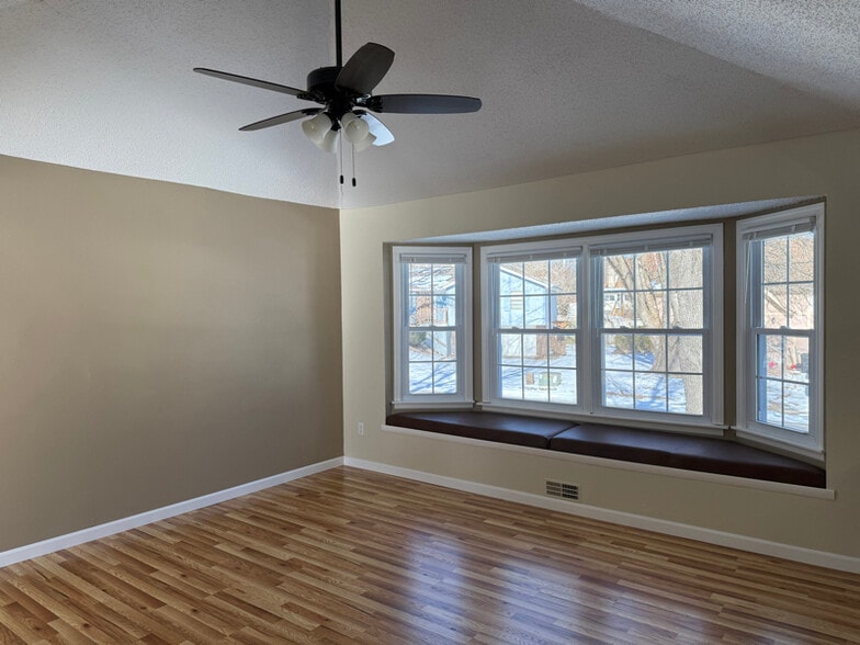 Building Photo - 2916 Iva Dr