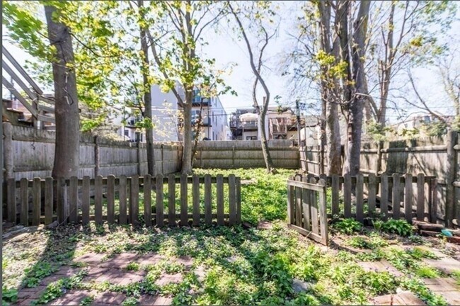 Building Photo - 859 E Broadway