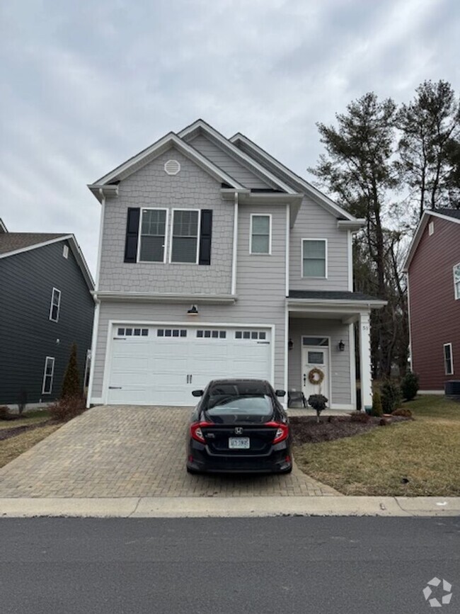 Building Photo - Spacious Home in Weatherburn