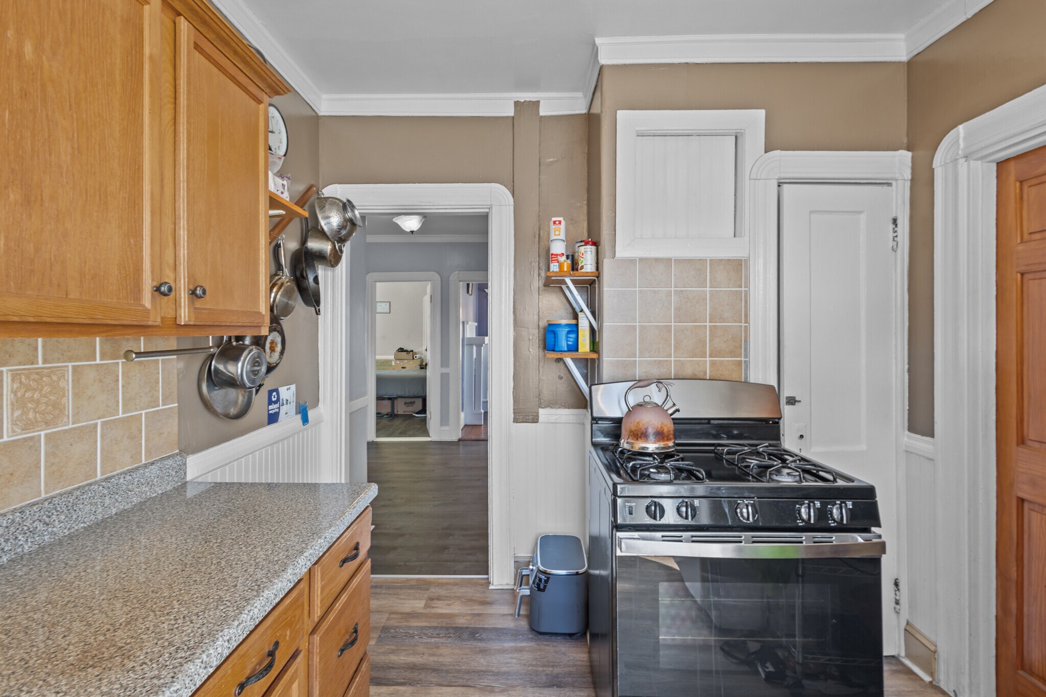 Building Photo - 10 Bainbridge Ave