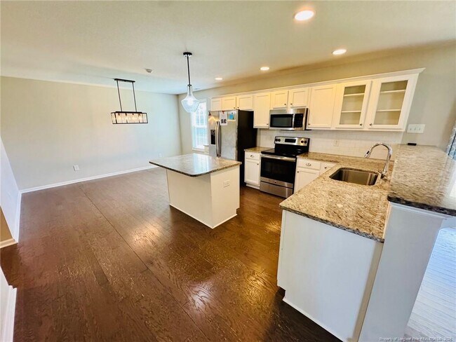 Building Photo - 843 Screech Owl Dr