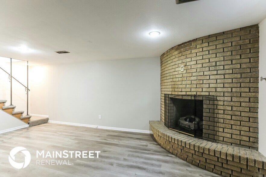 Building Photo - 9311 Hayes Dr