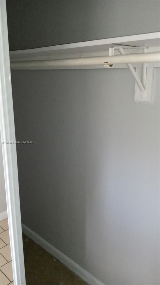 Building Photo - 1855 Cleveland St