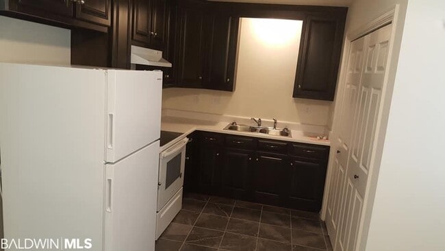 Building Photo - 12747 Westbrook Dr