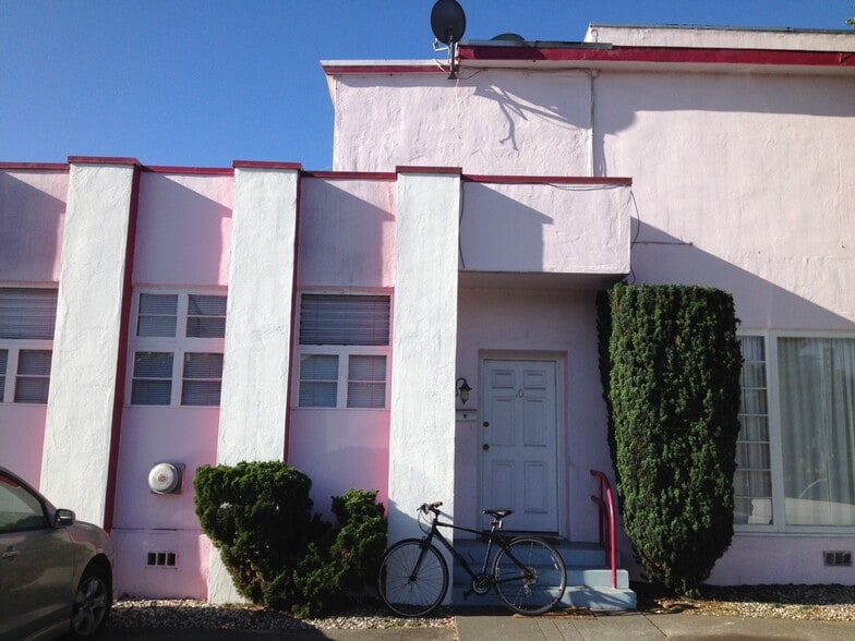 JC Studio Apt Exterior - 1122 Mendocino Ave